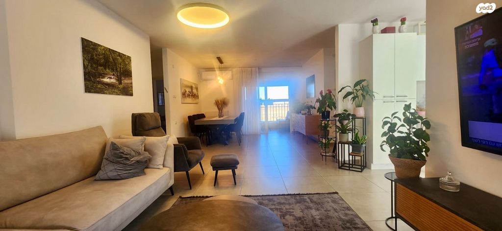 דירה, דוכיפת, גבעת זאב