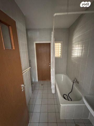 דירה, עין גדי, באר שבע