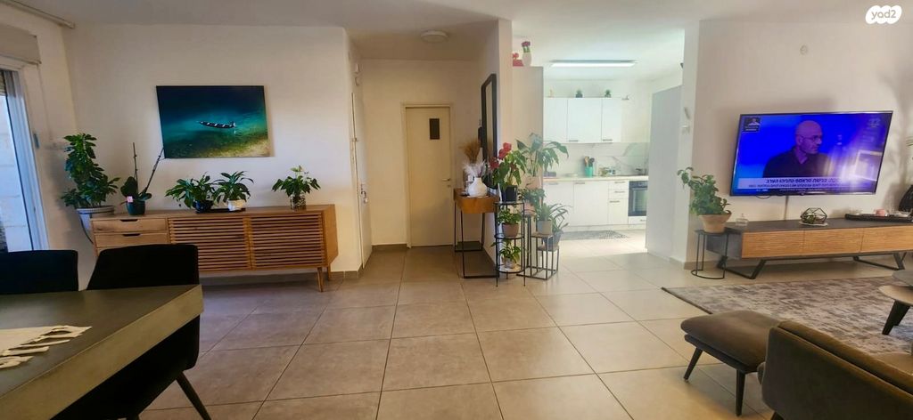 דירה, דוכיפת, גבעת זאב