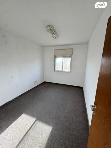 דירה, עין גדי, באר שבע