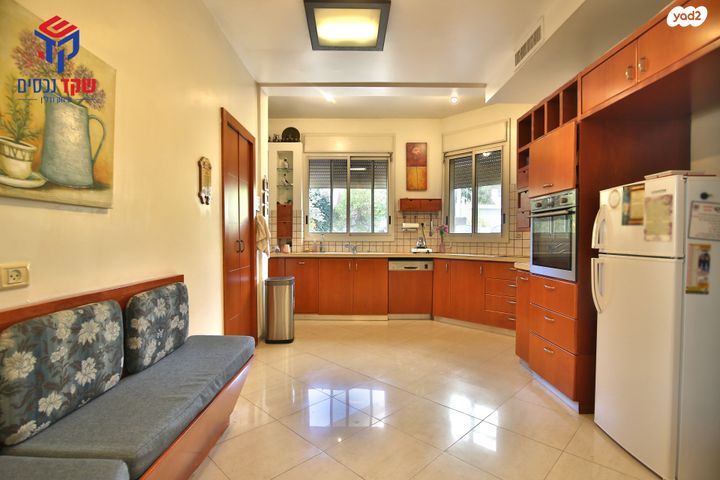 בית פרטי/ קוטג', ארלוזורוב 6, מרכז העיר, קרית אתא