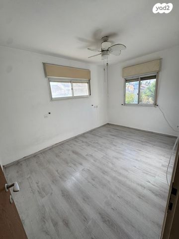 דירה, עין גדי, באר שבע