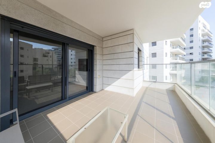 דירה, שדרות בן צבי 124, אגמים, נתניה