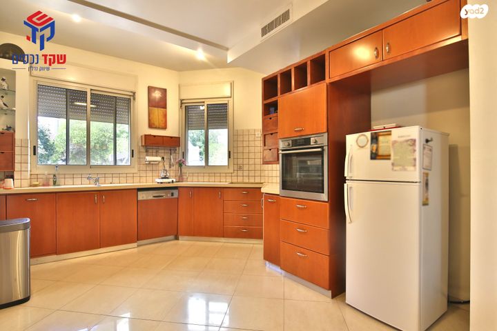 בית פרטי/ קוטג', ארלוזורוב 6, מרכז העיר, קרית אתא