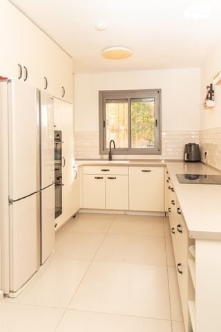 דירת גן, אתרוג, חריש