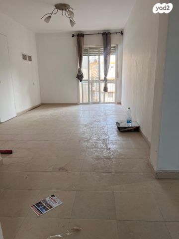 דירה, ז'בוטינסקי, צור שלום, קרית ביאליק