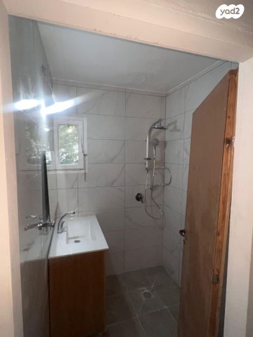 דירה, ז'בוטינסקי, צור שלום, קרית ביאליק