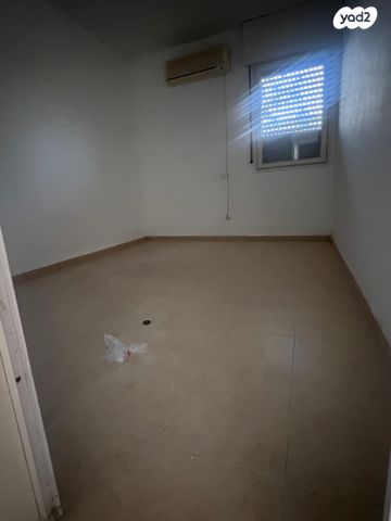 דירה, ז'בוטינסקי, צור שלום, קרית ביאליק