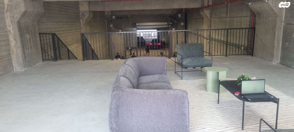 מבני תעשיה, פתח תקווה