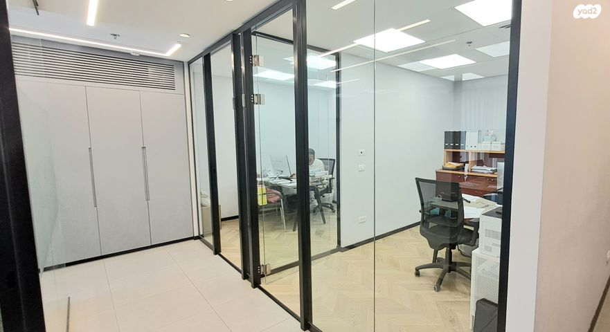 משרדים, הנגר, אזור תעשיה נווה נאמן, הוד השרון