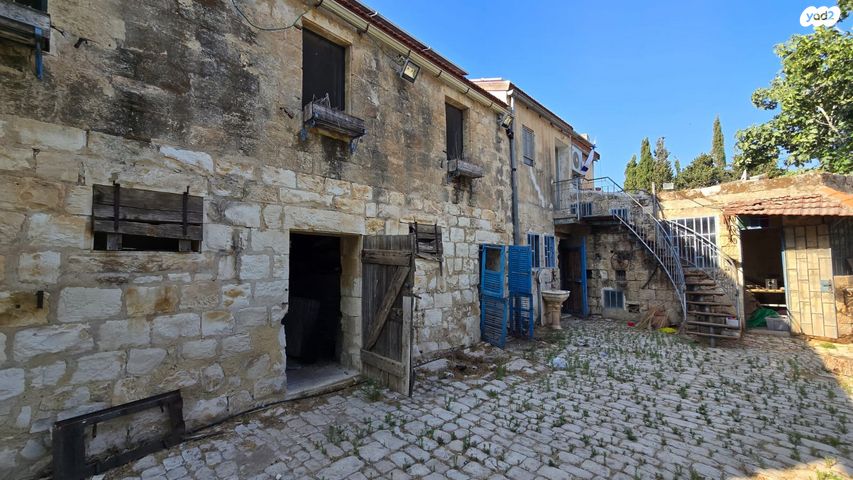 חנויות/ שטח מסחרי