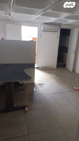 חנויות/ שטח מסחרי, המלאכה, אזור תעשיה ב, חולון