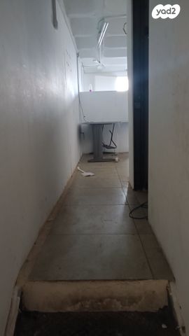 חנויות/ שטח מסחרי, המלאכה, אזור תעשיה ב, חולון