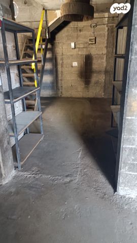 חנויות/ שטח מסחרי, המלאכה, אזור תעשיה ב, חולון