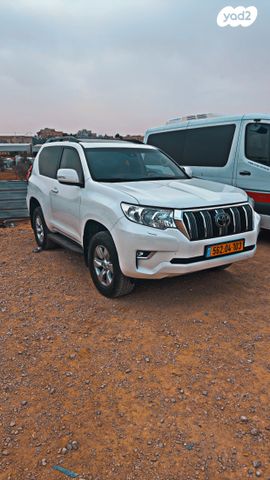 טויוטה לנד קרוזר