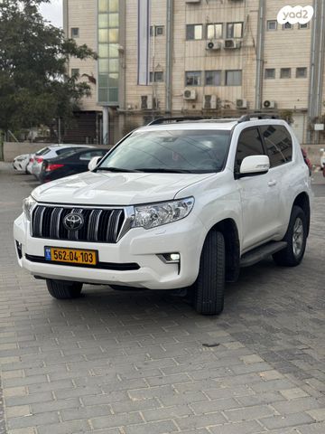 לנד קרוזר Luxury SWB אוט׳ 2.8 (204 כ״ס)