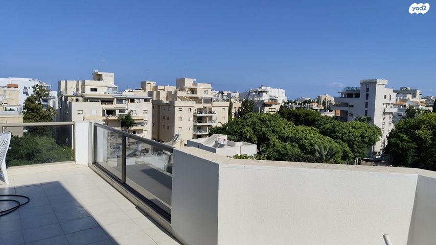 גג/ פנטהאוז, יוסף לוי 15, עיר, מרכז העיר, נהריה