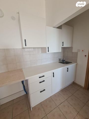 גג/ פנטהאוז, יפה נוף 4, רובע ה', אריאל