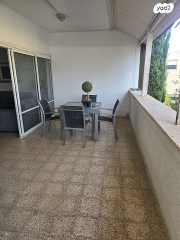 דירה, שדרות כצנלסון 11, מרכז העיר, קרית אתא