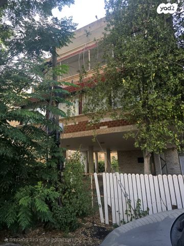 דירה, שדרות כצנלסון 11, מרכז העיר, קרית אתא