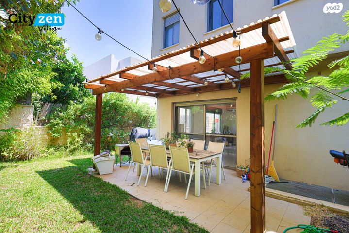 דו משפחתי, אבן יהודה