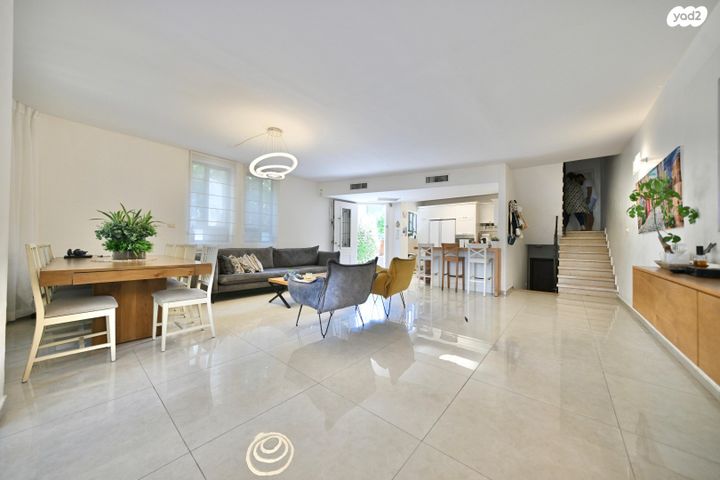 בית פרטי/ קוטג', לאה רבין, בנות חיל, ראשון לציון