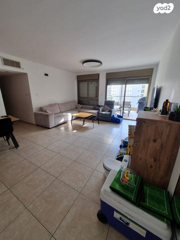 דירה, האלוף אהרון יריב 2, קרית אילון, חולון