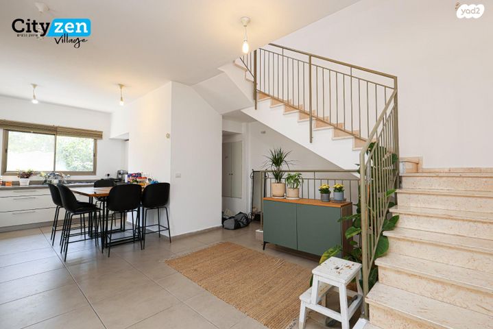 דו משפחתי, אבן יהודה