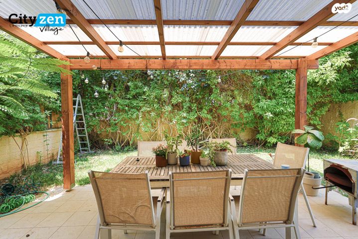 דו משפחתי, אבן יהודה