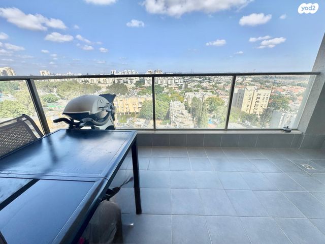 דירה, אבן גבירול, רחובות