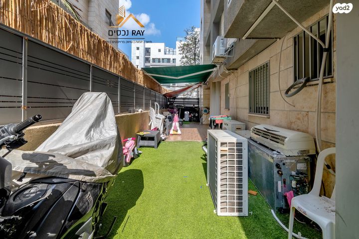 דירת גן, גבעת התחמושת, קרית שרת מערב, חולון