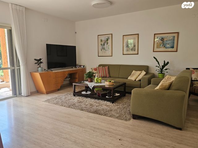 בית פרטי/ קוטג', צפניה, בית ונוף, כפר סבא