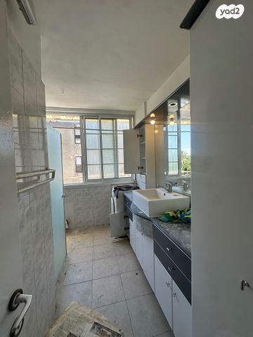 דירה, שמחה הולצברג, בת ים