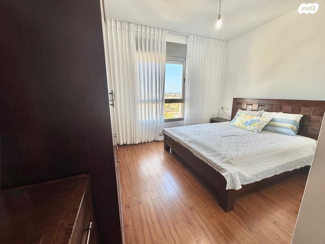 דירה, אבן גבירול, רחובות