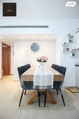 דירה, נחל פרת, אחוזת דניה, חדרה