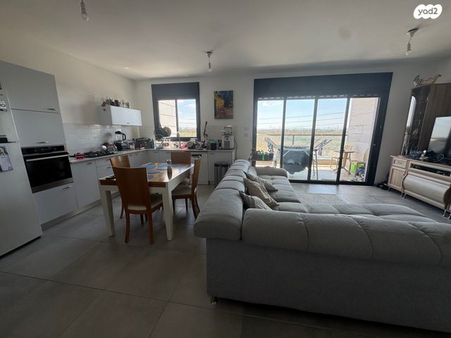 דירה, אור ים, אור עקיבא