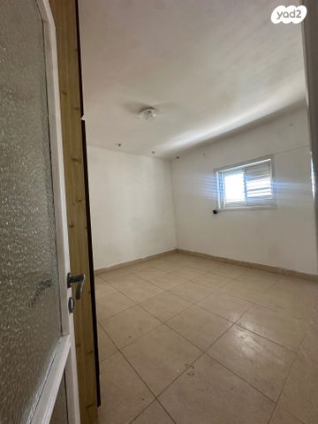 דירה, שמחה הולצברג, בת ים