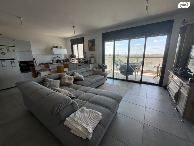 דירה, אור ים, אור עקיבא