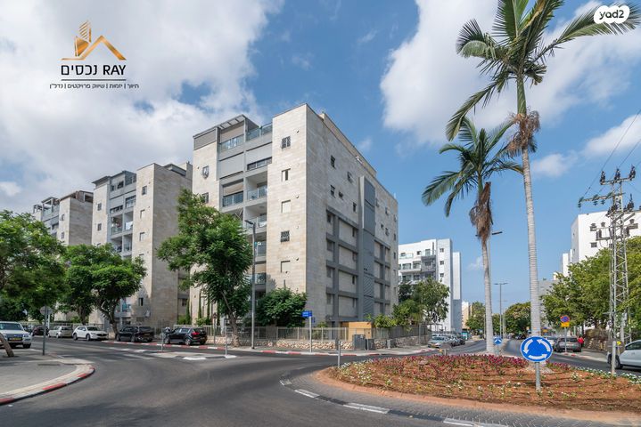 דירת גן, גבעת התחמושת, קרית שרת מערב, חולון