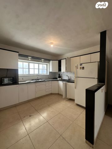 דירה, שמחה הולצברג, בת ים