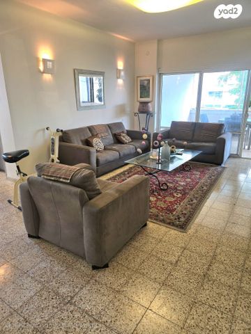 דירה, שדרות כצנלסון 11, מרכז העיר, קרית אתא