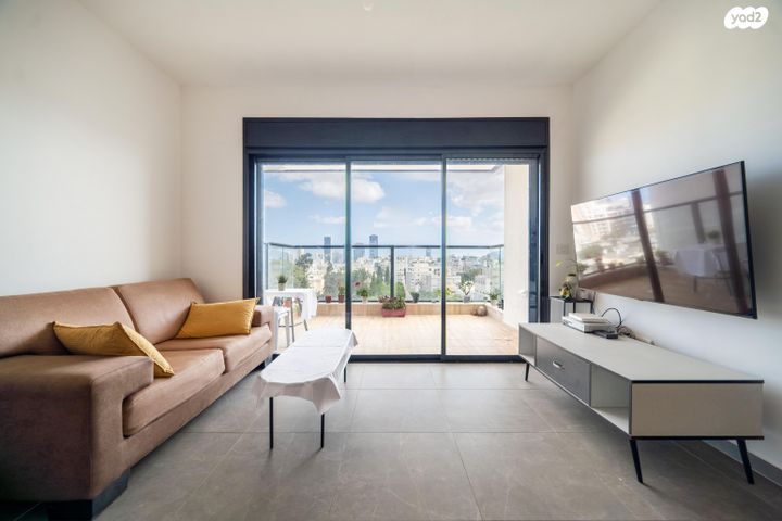 מרום נווה, רמת יצחק