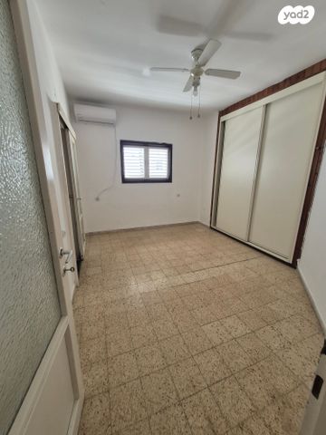 דירה, אריה בן אליעזר, ראשון לציון