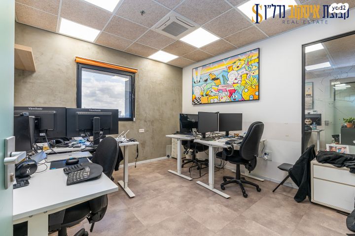 משרדים, אחד העם 9, מרכז העיר, חדרה