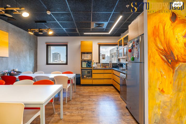 משרדים, אחד העם 9, מרכז העיר, חדרה