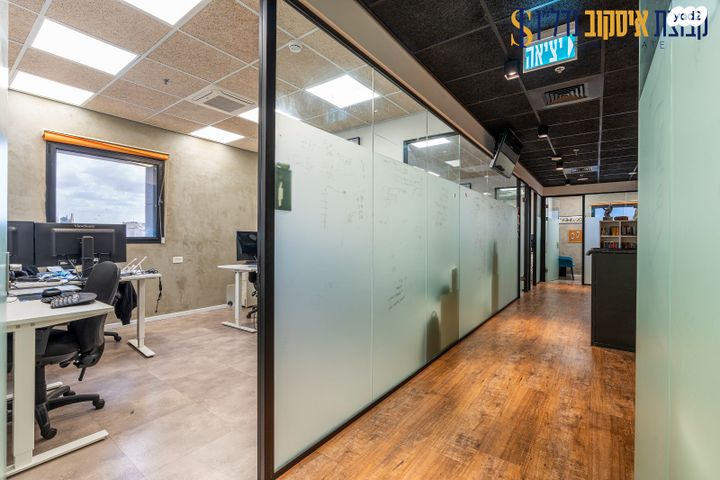 משרדים, אחד העם 9, מרכז העיר, חדרה