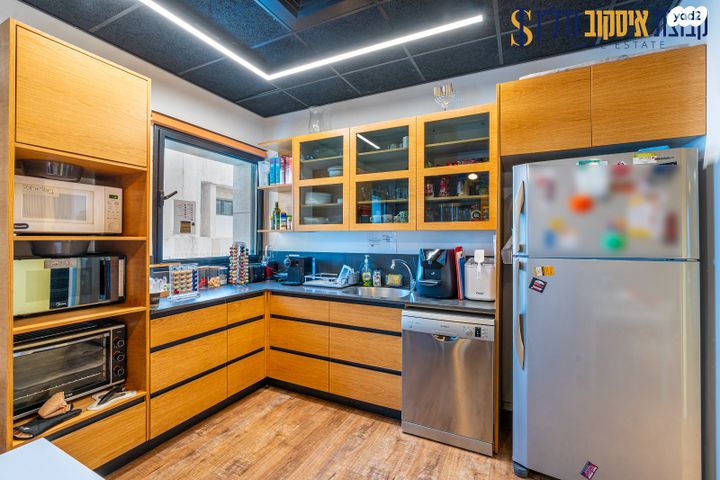 משרדים, אחד העם 9, מרכז העיר, חדרה