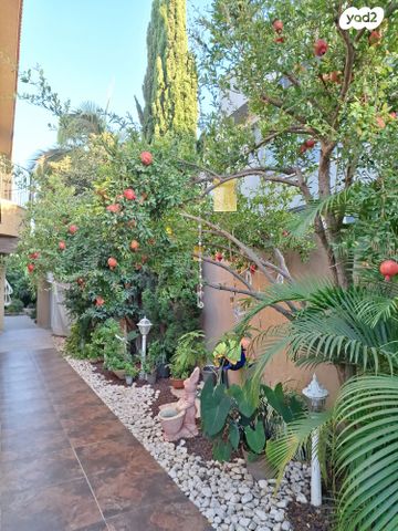 בית פרטי/ קוטג', אחוזה 17, נאות הדרים, גן יבנה