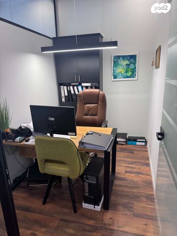 משרדים, שדרות המגינים 64, שער פלמר, תחנת רכבת השמונה, חיפה