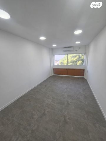 משרדים, הרברט סמואל 59, מרכז העיר, חדרה